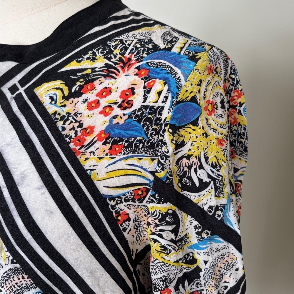 Twelfth Street by Cynthia Vincent 100% Silk Patterned Blouse SzS - Picture 3 of 10